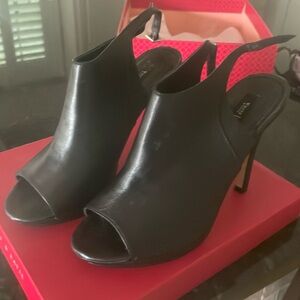 White House Black Market black heels  8 1/2